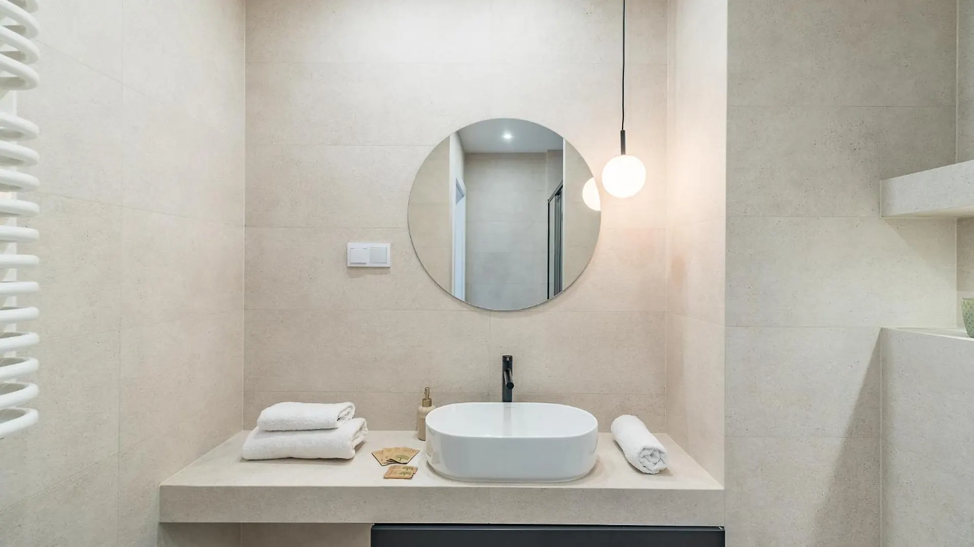 Apartment Grzegorzki Apt - Balcony, Ac, Shops&Tram Nearby - By Rentujemy Krakow