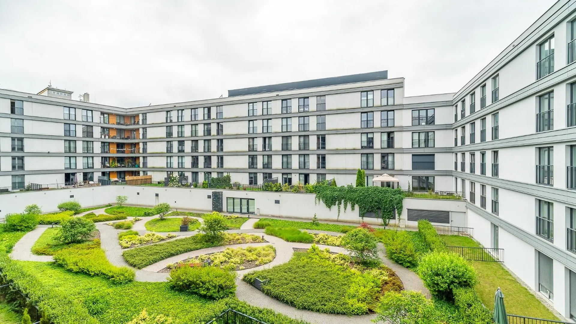 Apartment Grzegorzki Apt - Balcony, Ac, Shops&Tram Nearby - By Rentujemy Krakow Poland