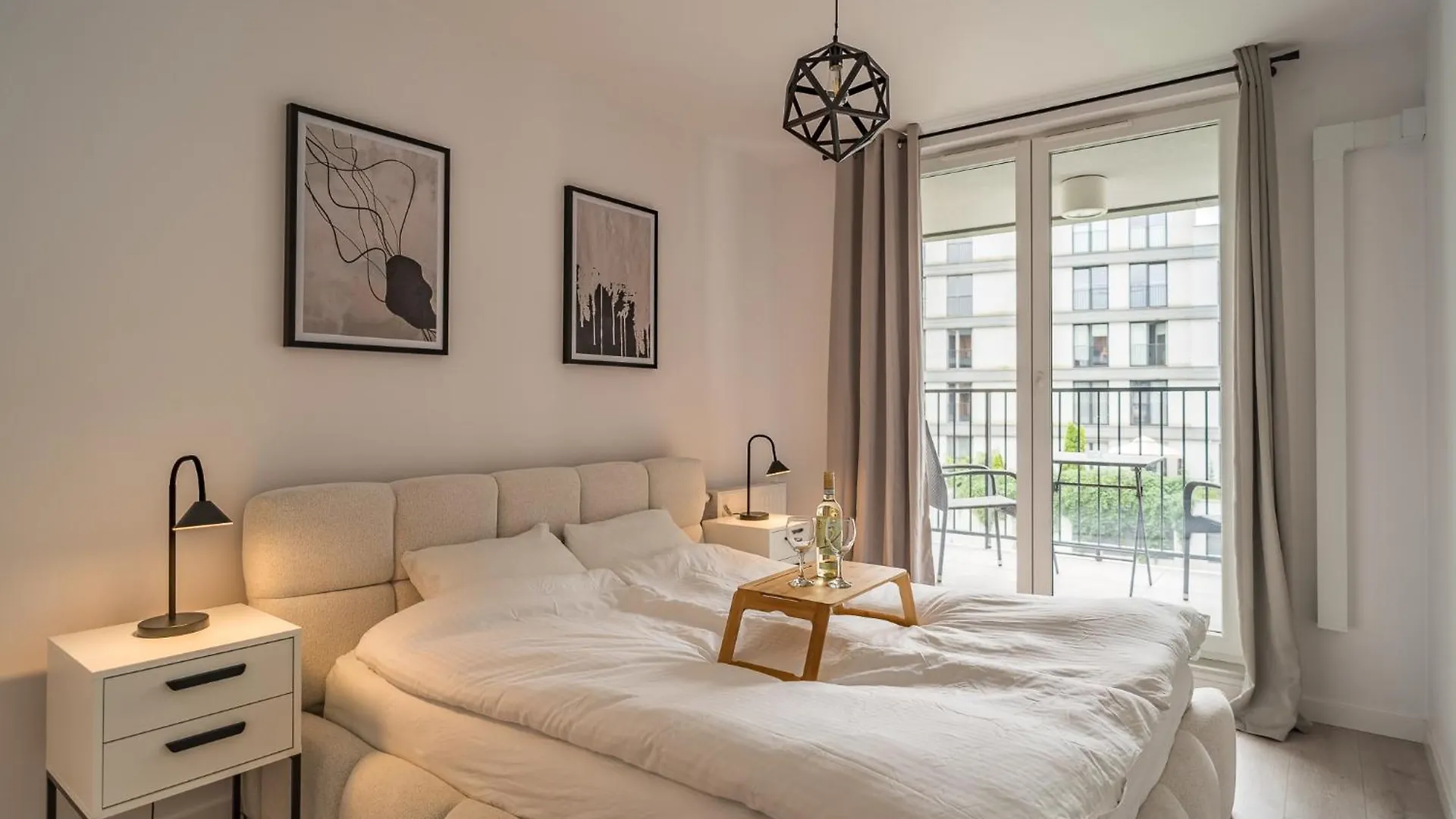 Grzegorzki Apt - Balcony, Ac, Shops&Tram Nearby - By Rentujemy Krakow