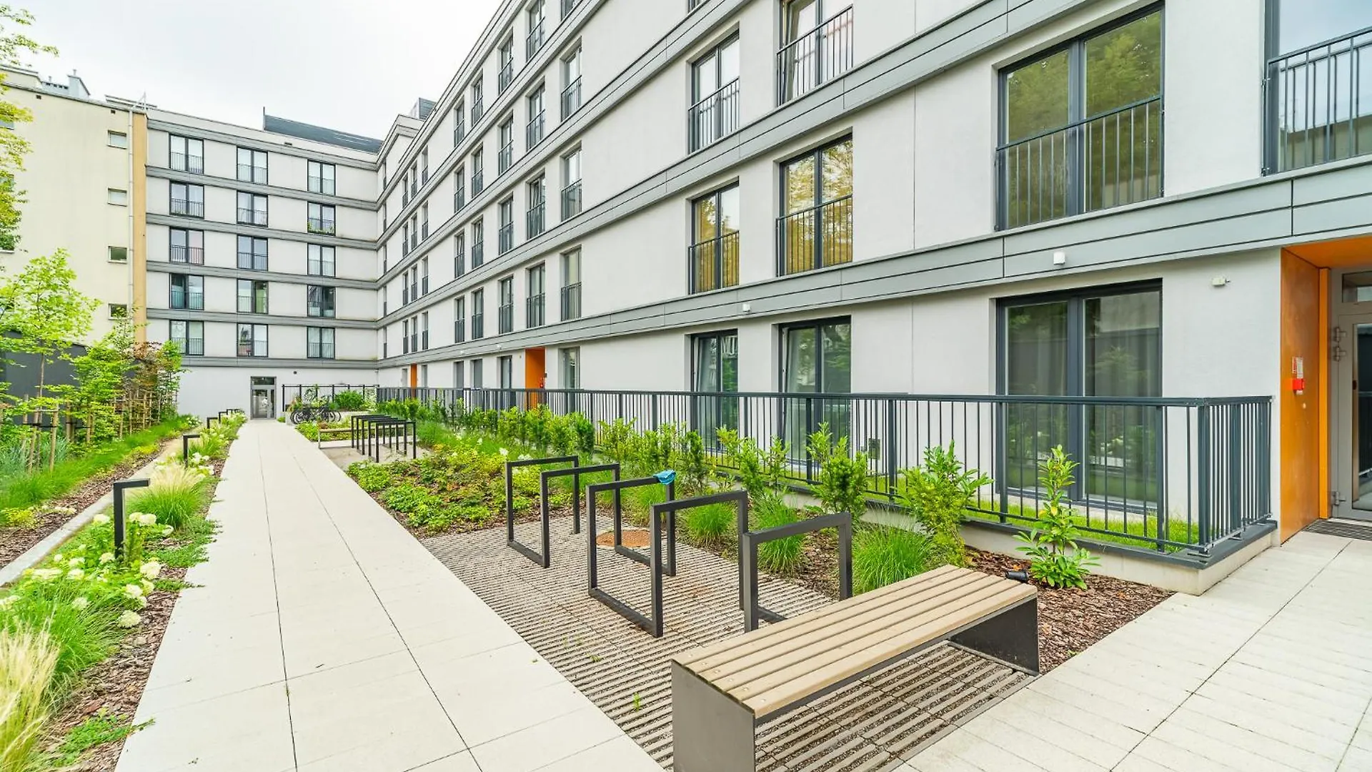 Apartment Grzegorzki Apt - Balcony, Ac, Shops&Tram Nearby - By Rentujemy Krakow